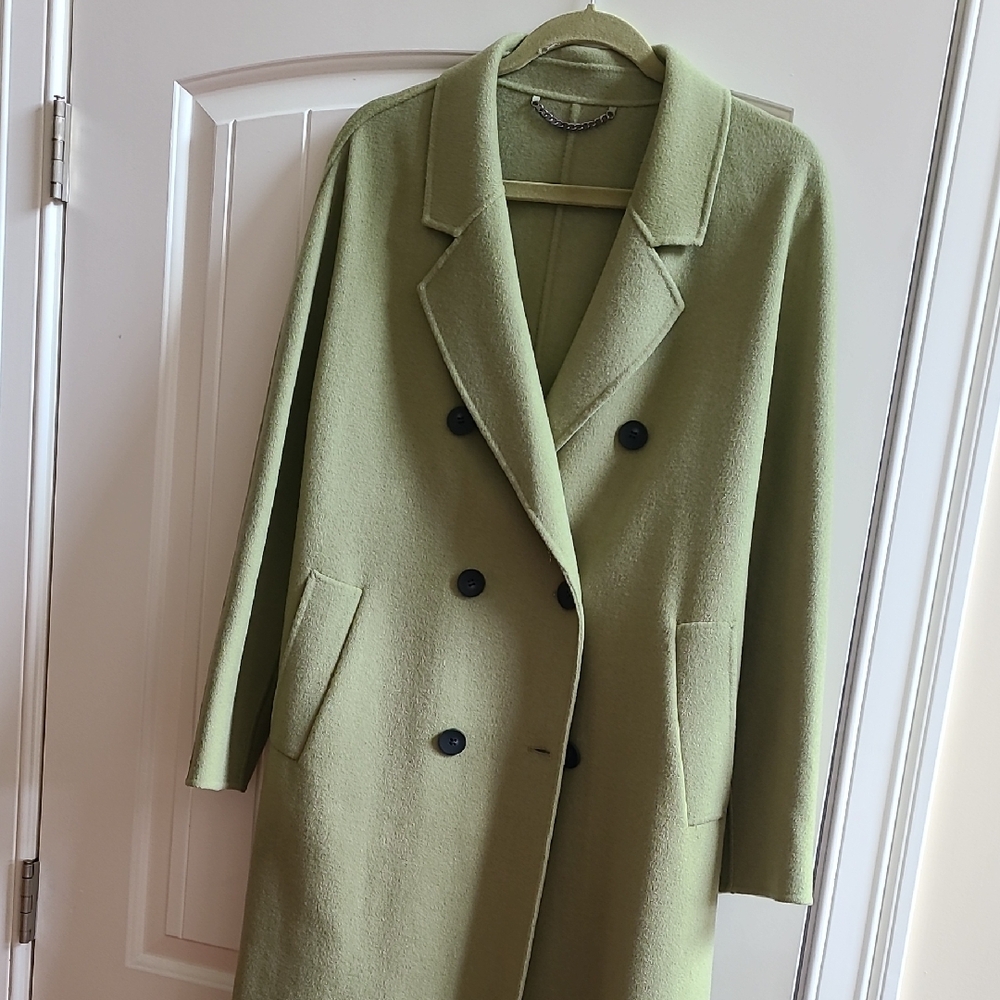 Elegant Women's Double-Breasted Pea Coat in Olive